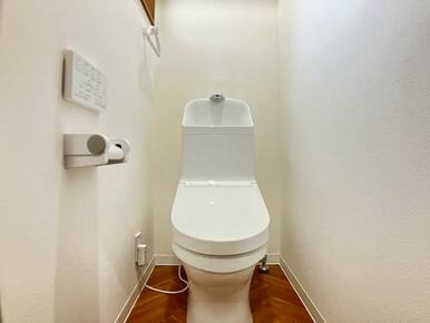 「2階トイレ」新品交換済みです。