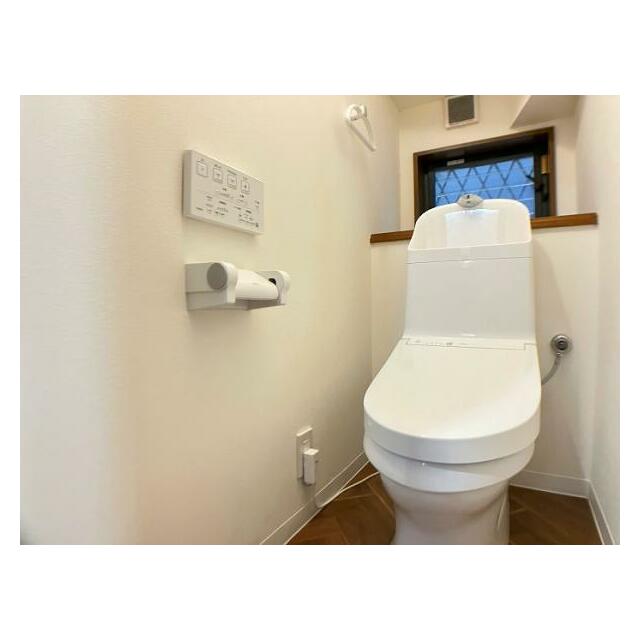 「トイレ」新品交換済みです。