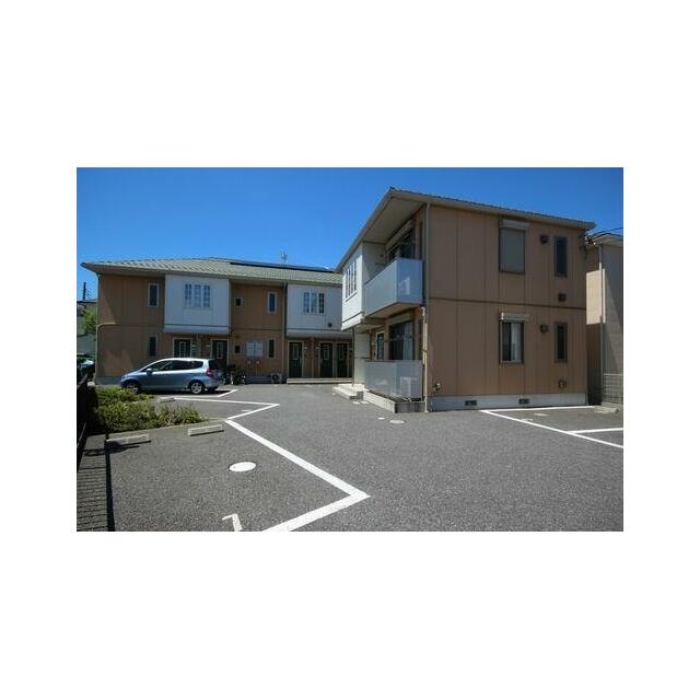 １棟８世帯の重層長屋スタイル