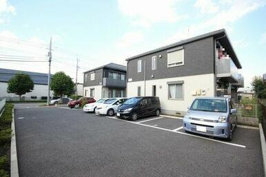 ２棟全８戸が南東向き角部屋です。