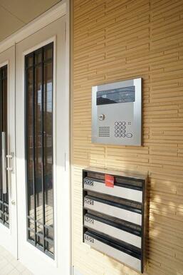 エントランスオートロック仕様。
