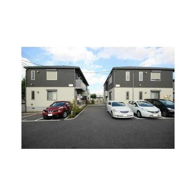 敷地内駐車場及び屋根付き駐輪場がございます。