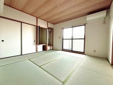エアコン設置済みの和室。寝室や客間として使用可能です