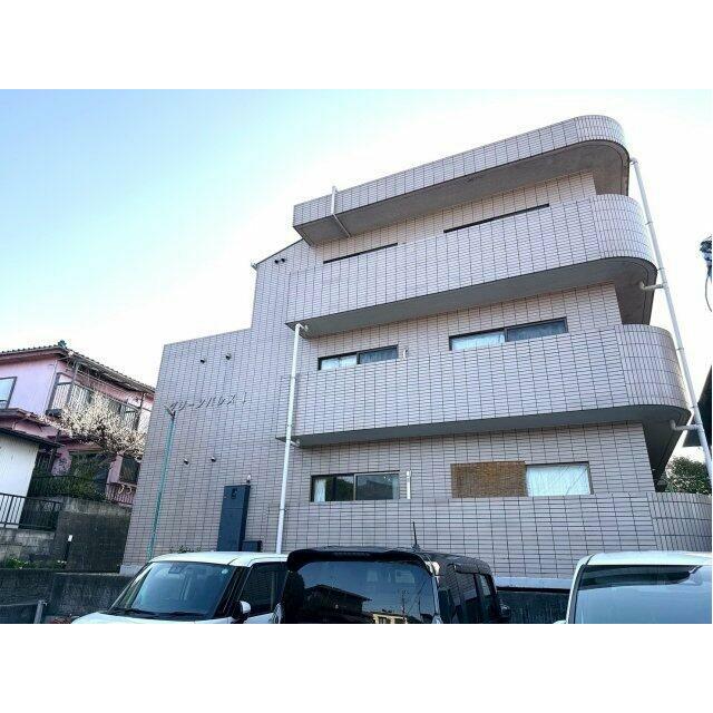 RC造（鉄筋コンクリート）3階建て。大和ハウス工業施工です