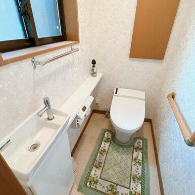 来客時に嬉しい手洗いスペース付きのトイレ