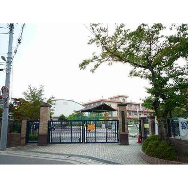 仲本小学校