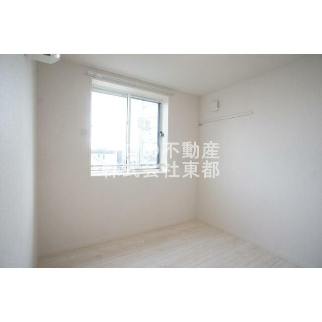 白基調で爽やかな室内空間です！インテリアも映えますね♪