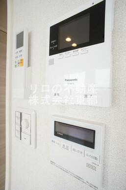訪問者が一目で分かるＴＶモニタ付インターホンです！