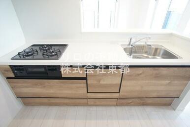 システムキッチンは調理スペースも広くストレスなくお料理可能♪