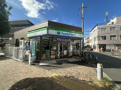 ファミリーマート喜多見店