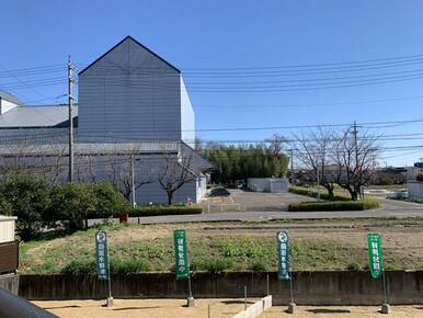 春にはバルコニーから扶桑文化会館の桜並木が綺麗に見えます！