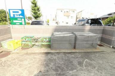 施設内のごみ置き場です☆