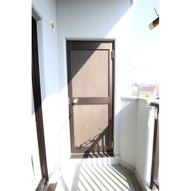 ベランダには物置ついています　参考