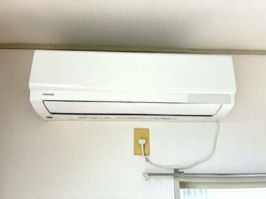 エアコン２基完備（洋室２部屋）