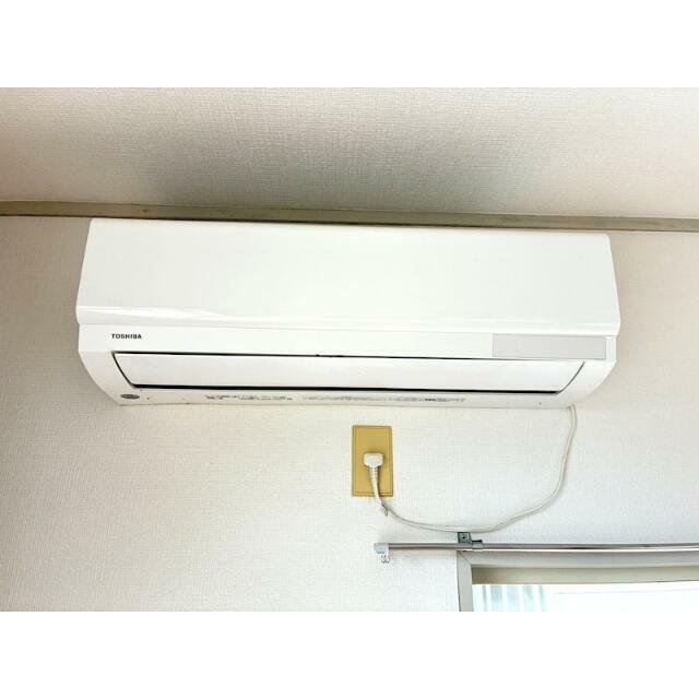 エアコン２基完備（洋室２部屋）