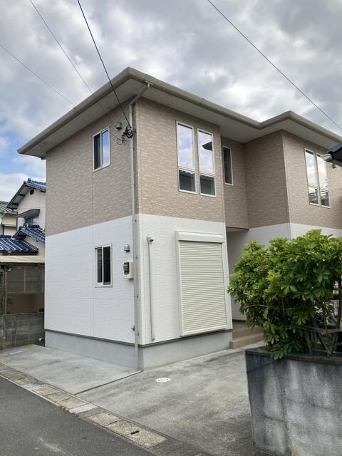 物件画像 直方市 大字感田 (遠賀野駅) 2階建 4LDK