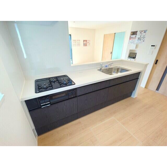 ２号棟　キッチン 家族を見守れる人気の対面キッチン