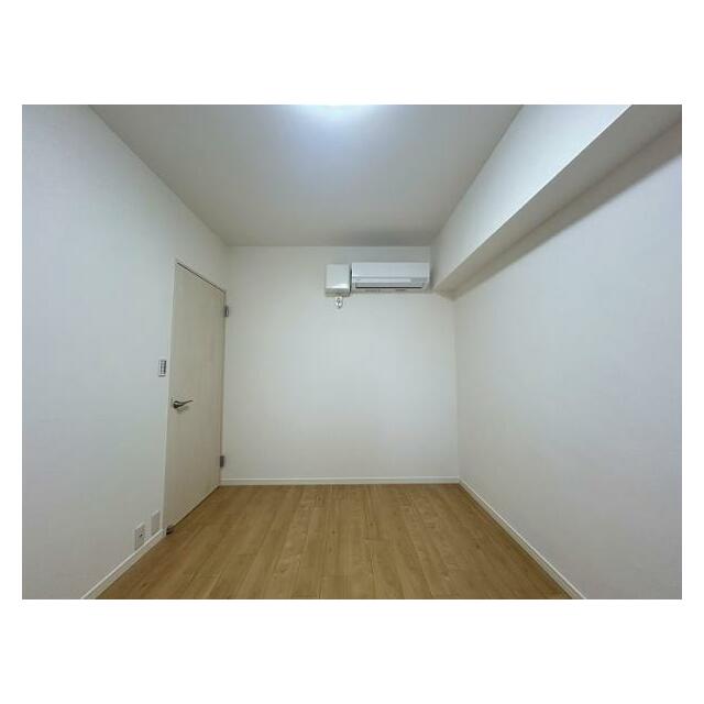「洋室」南西側約6帖洋室　エアコン設置済みです。