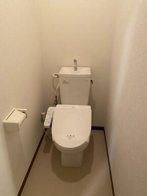 1Fトイレ：温水洗浄便座（2024年3月新品）