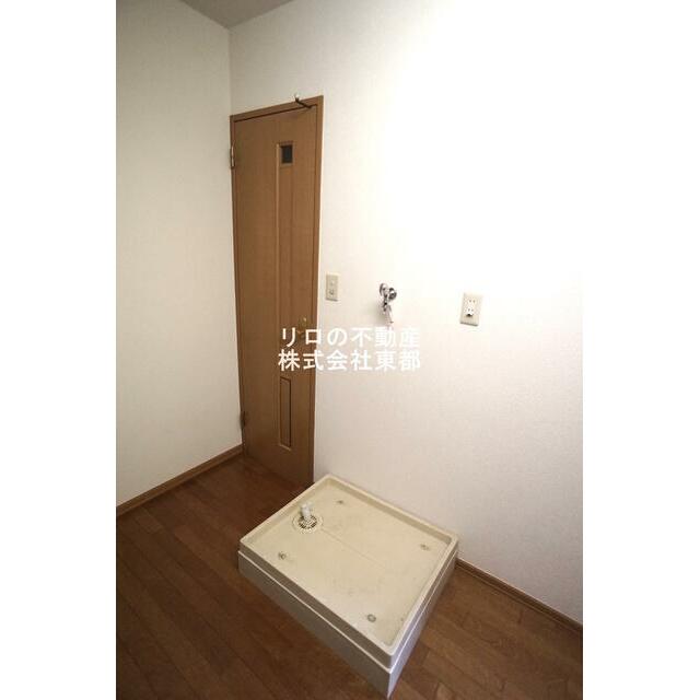 水漏れの心配がない防水パン付きの洗濯機置き場です