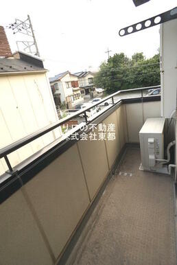 バルコニー付！お天気のいい日は洗濯物も気持ちよく干せますね！