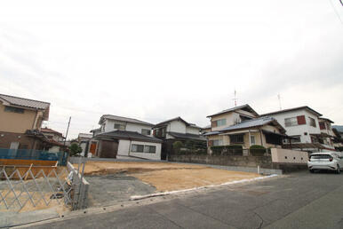 前面道路から見た宅地