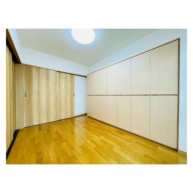 南東側洋室約6帖　１