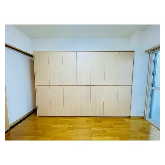 南東側洋室約6帖　収納