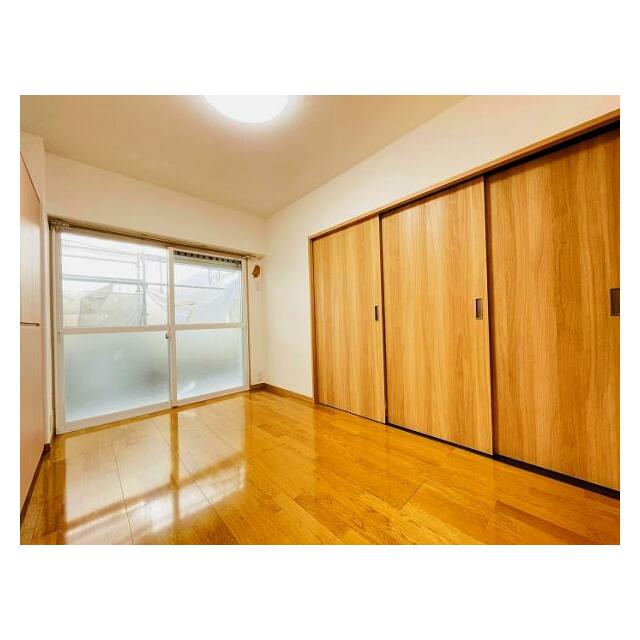 南東側洋室約6帖　２