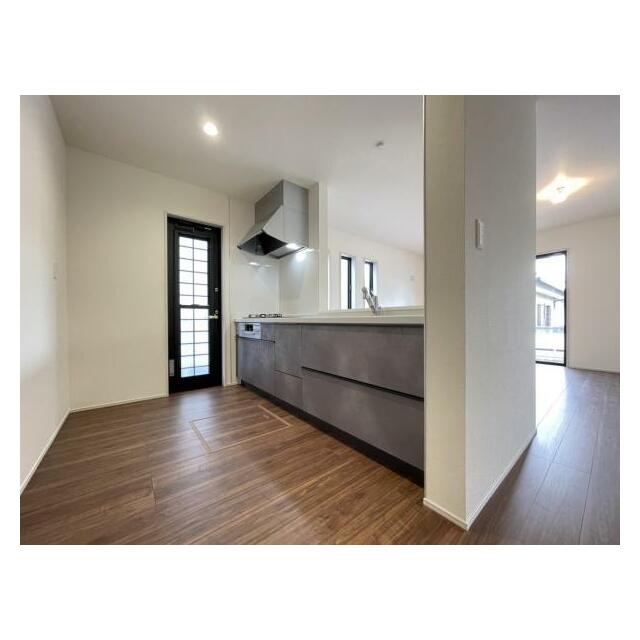 リビングの様子を見ながら家事ができるので小さなお子さまがいるご家庭も安心です＾＾