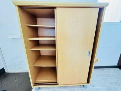 玄関にシューズボックスついております。