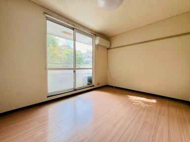 南西向きのため日当たり良好です。