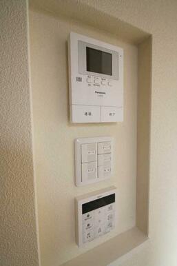 【セキュリティ】来訪者の顔を確認できるＴＶモニターホンを設置しておりますので女性の入居者様も安心で…