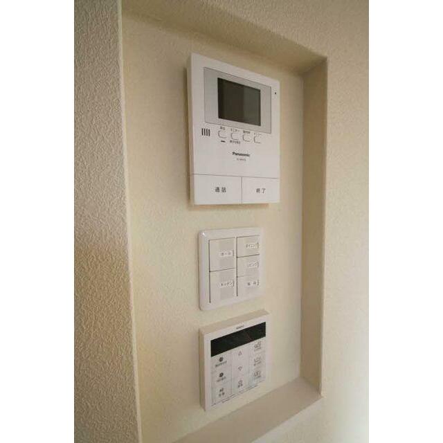 【セキュリティ】来訪者の顔を確認できるＴＶモニターホンを設置しておりますので女性の入居者様も安心で…