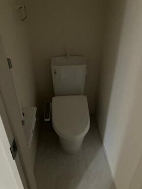 見落としなしで隅々チェック。トイレは家を映す鑑となります。（1号棟）