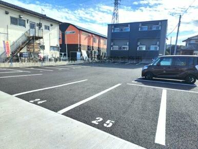 駐車スペースもあります