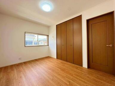 2F　北側洋室(収納スペース完備)