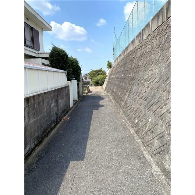 東側道路