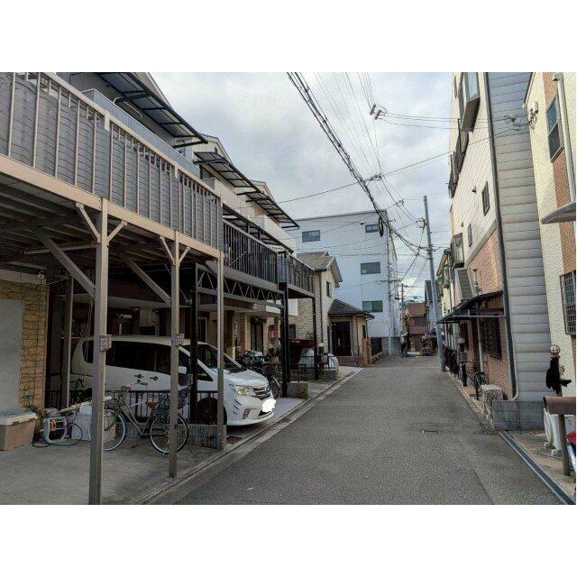 前面道路含む現地写真です