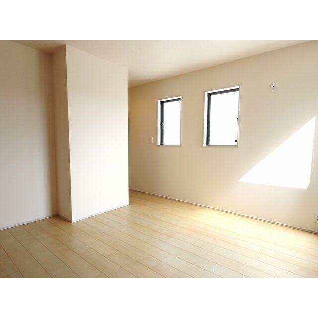 収納動線が取りやすい主寝室横のWIC
