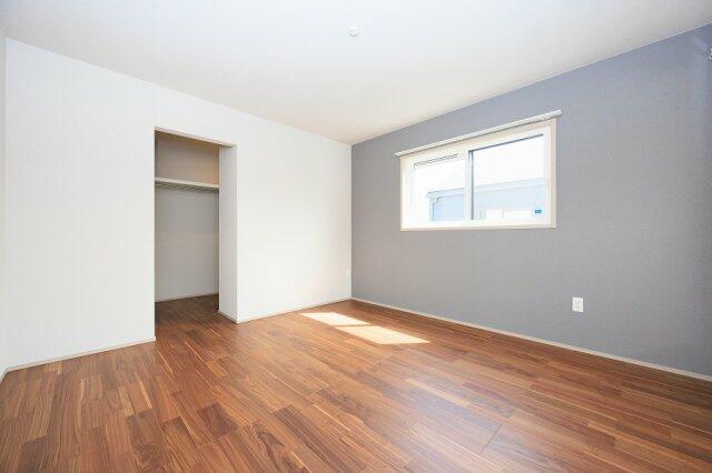 物件画像 直方市 大字頓野 (感田駅) 2階建 4LDK