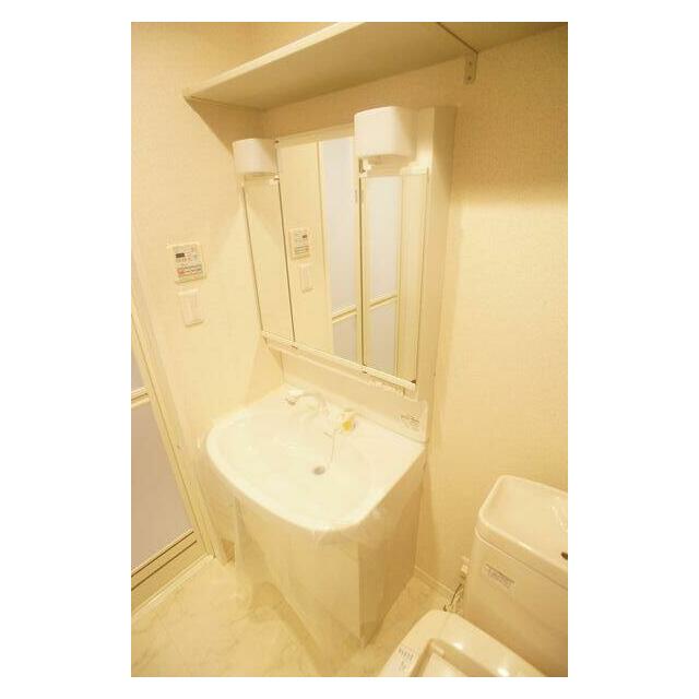 便利な洗髪機能付独立洗面台☆