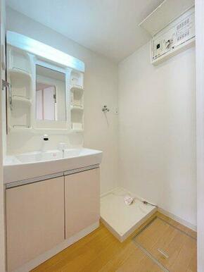 洗髪洗面化粧台