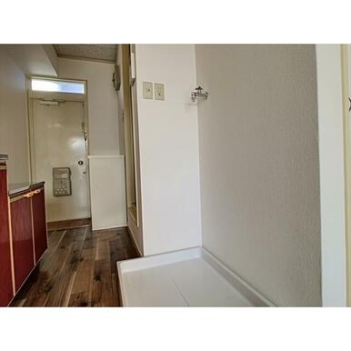 雨風凌げる室内洗濯機置き場