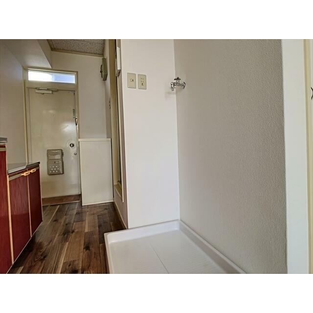 雨風凌げる室内洗濯機置き場