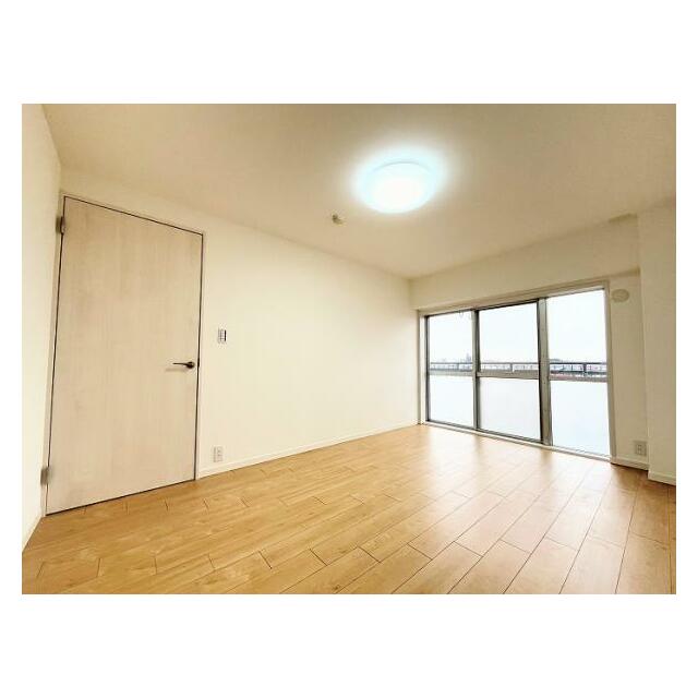 「南側洋室約6帖（2）」フロアタイル、クロス新規交換済みです