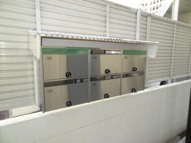 お部屋に直接投函されない集合ポストあります！