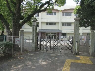 碧南市立鷲塚小学校