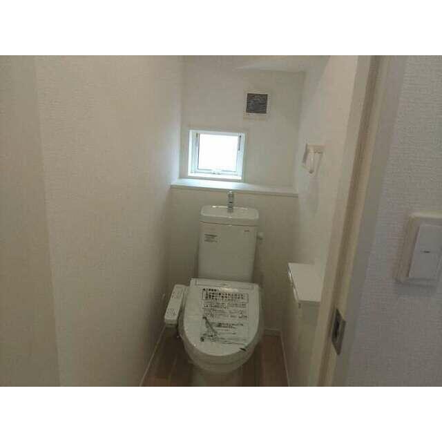 お気に入りのカバーやマット、スリッパを置いて快適空間に