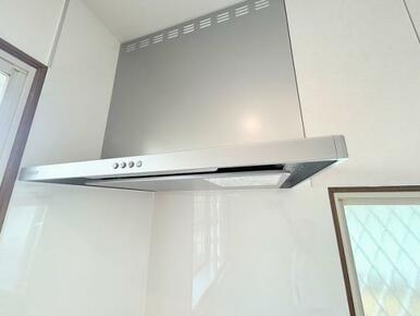 レンジフード新品交換済み